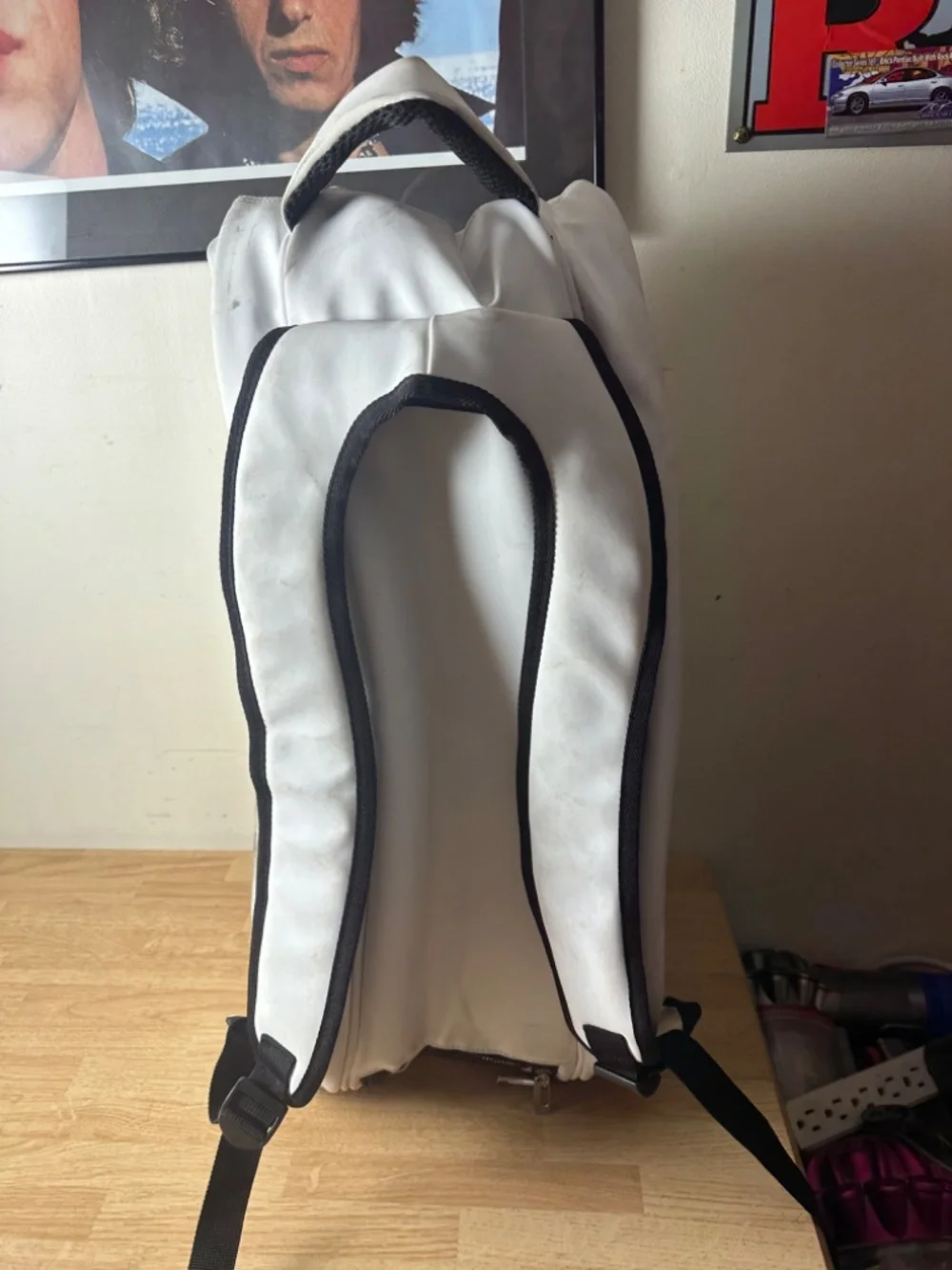 WHITE SKULLU PADDLE BAG BACKPACK FITS 4 PICKLEBALL RACKETS & HUGE STORAGE POCKET